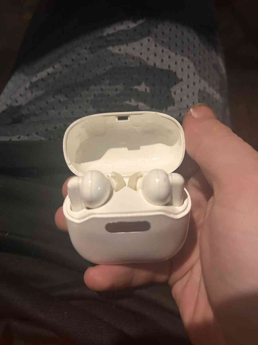 Bluetooth earbuds