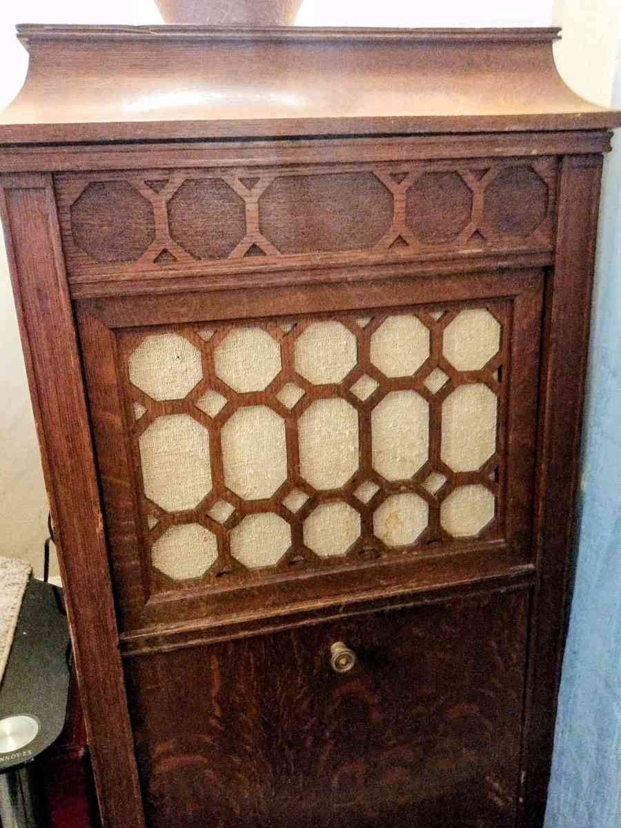 a1916Thomas Edison disc phonograph with 35 records that come - Saint Joseph, Missouri - FleaMarketBay