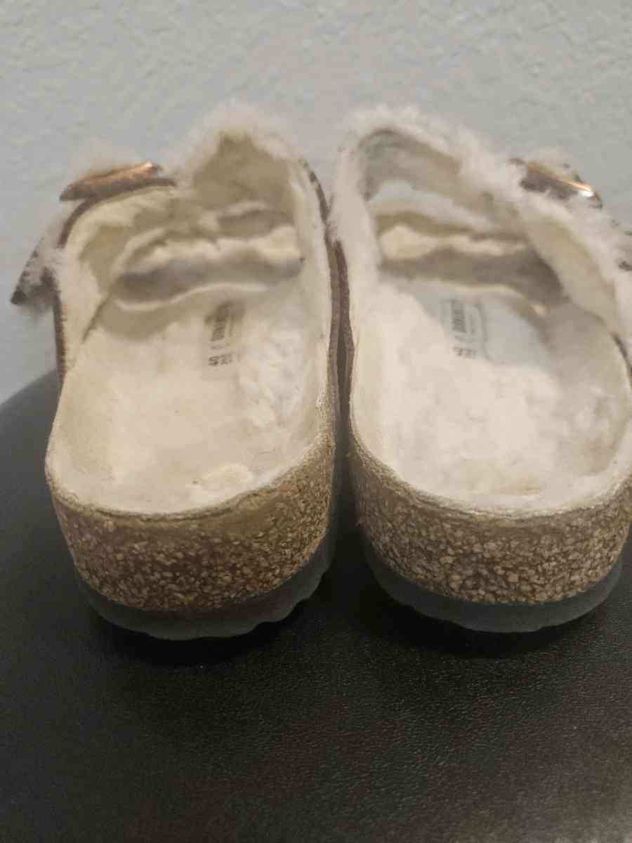 Birkenstock Arizona Fur Shearling Sandals - Tulsa, Oklahoma - FleaMarketBay