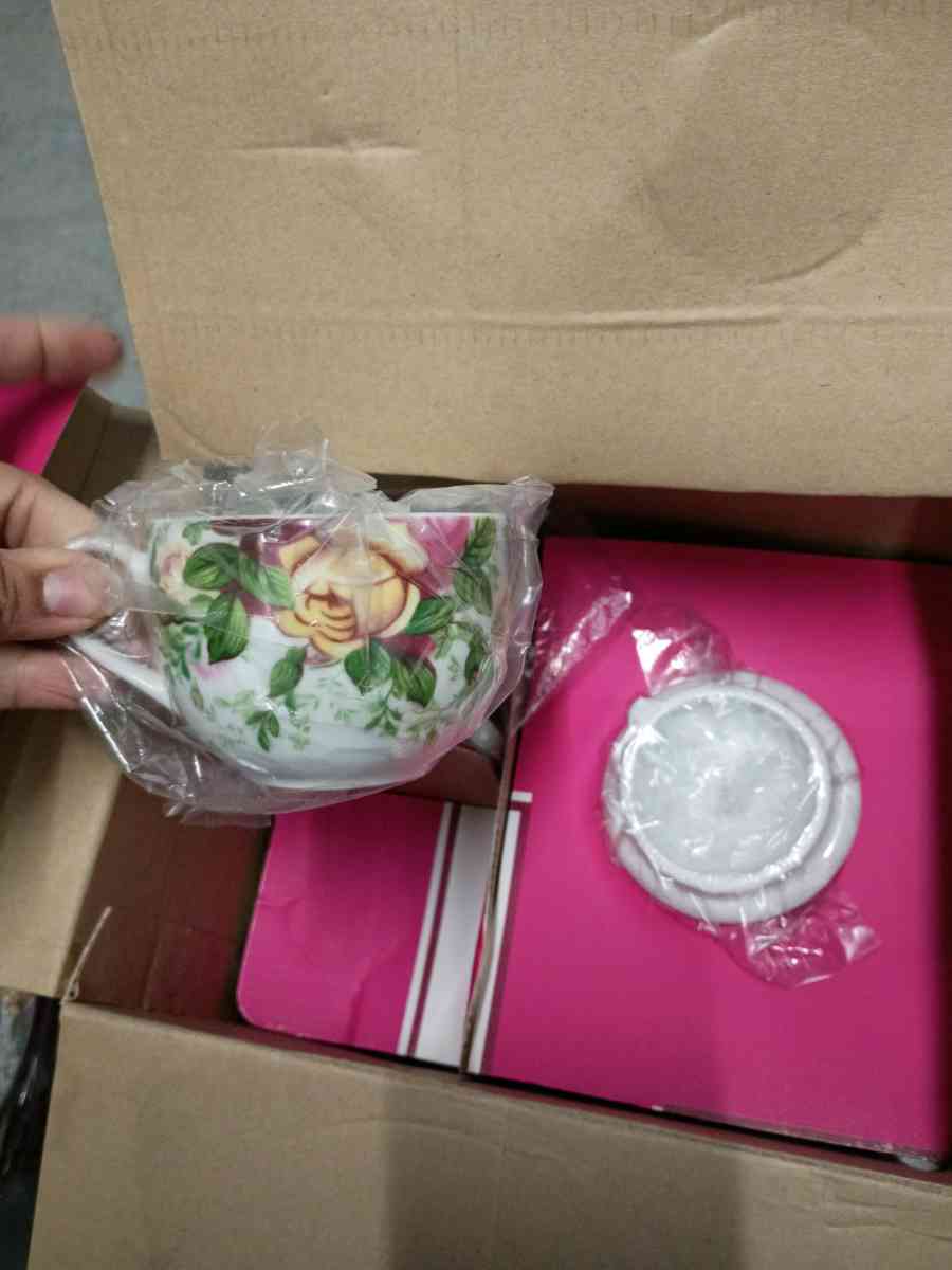 Royal Albert Tea Set - Addy, Washington - FleaMarketBay