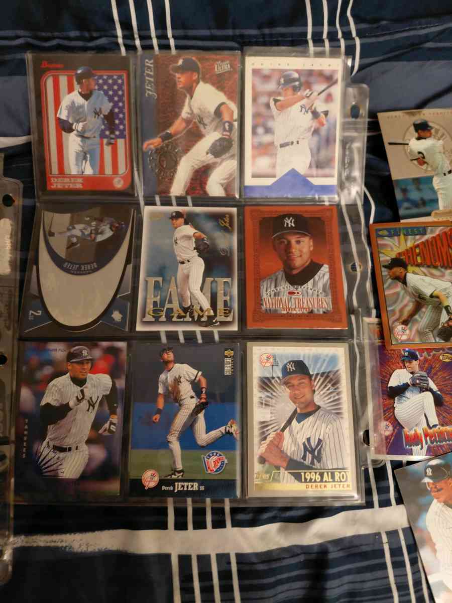 sports cards - Westbury, New York - FleaMarketBay