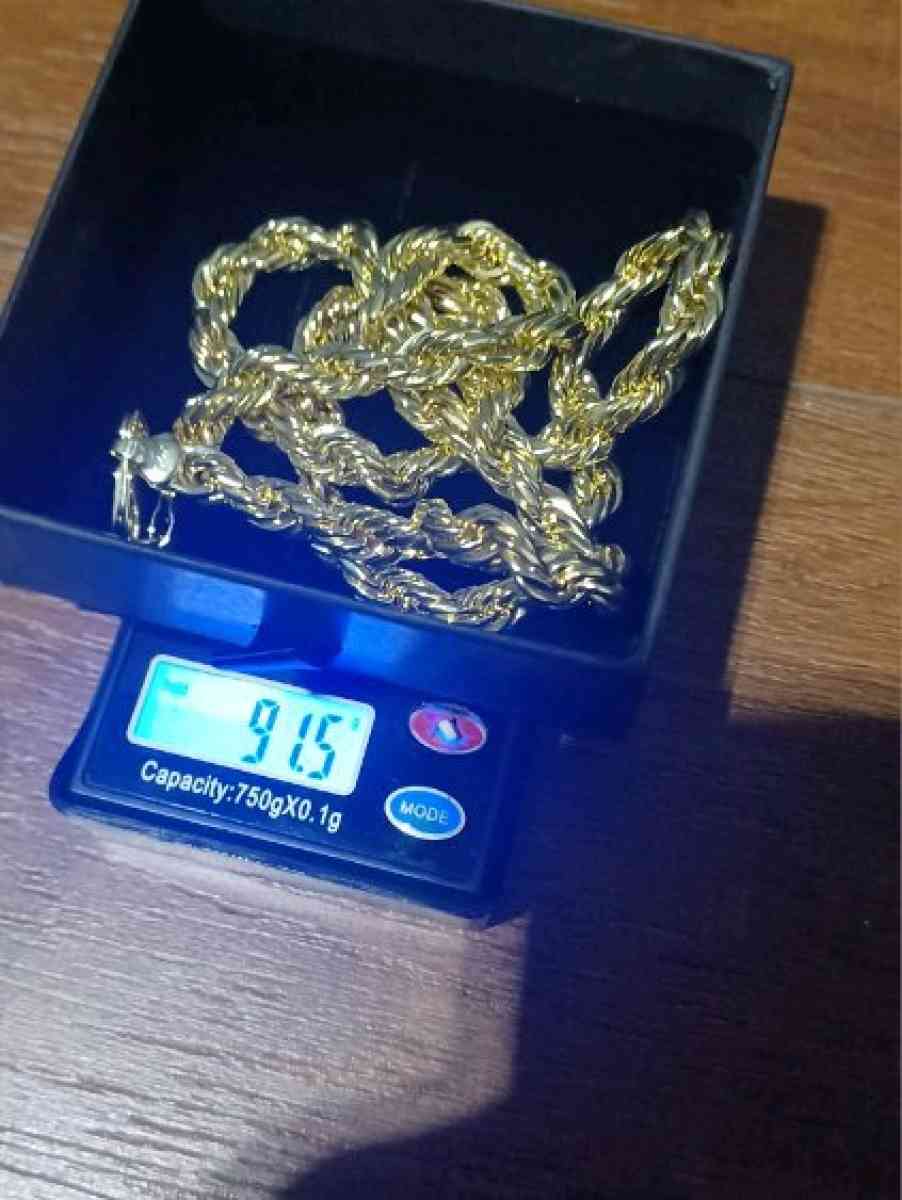 Gold rope chain - Stockton, California