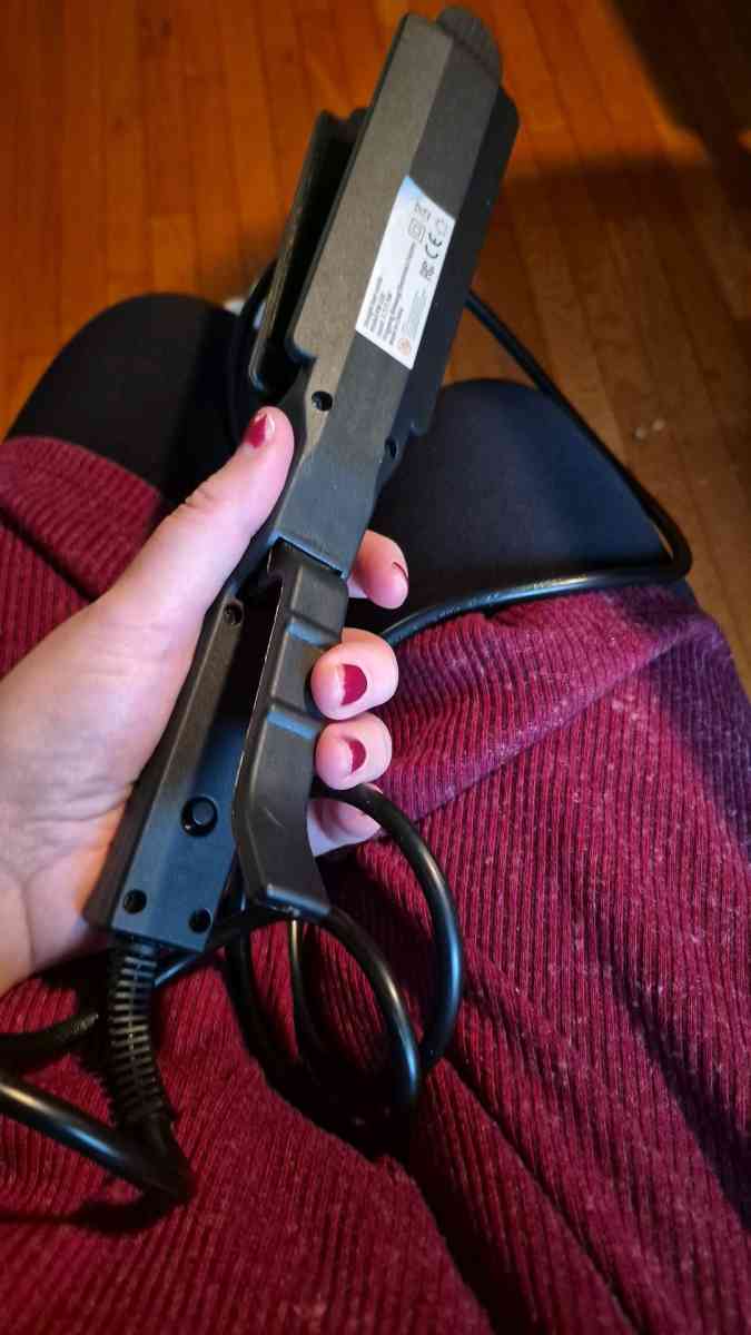 BRAND NEW WITHOUT BOX hair straightener - New Baltimore, Michigan - FleaMarketBay