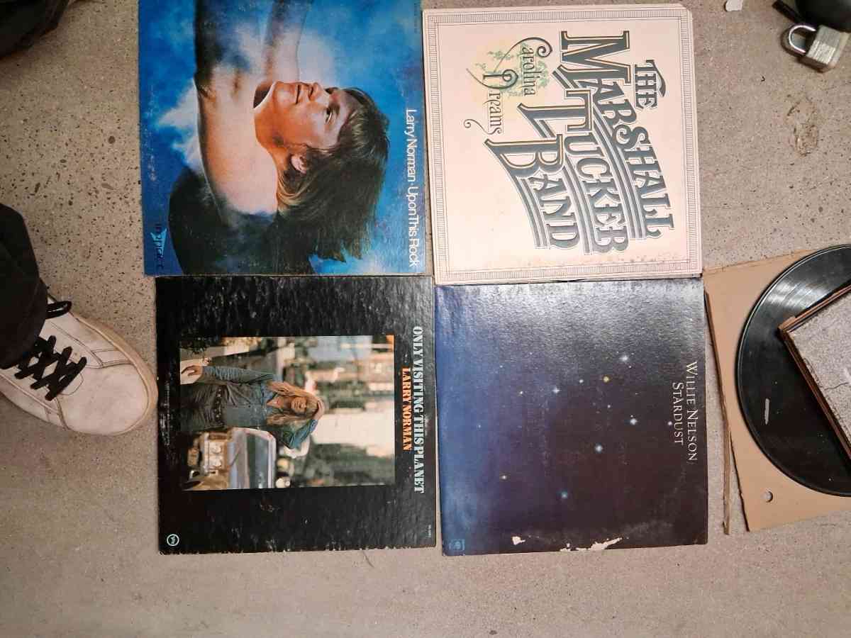 im selling records - Ventura, California - FleaMarketBay