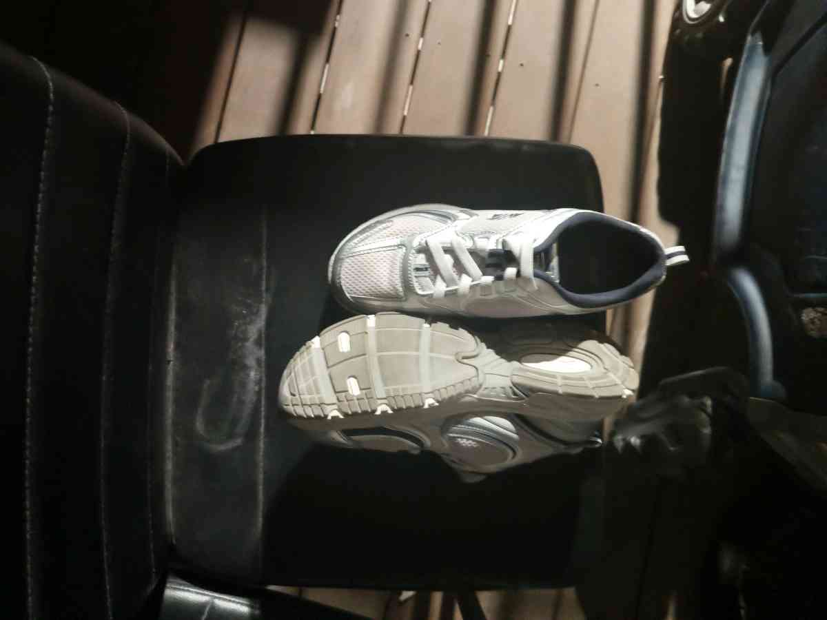 shoes - Alicia, Arkansas - FleaMarketBay