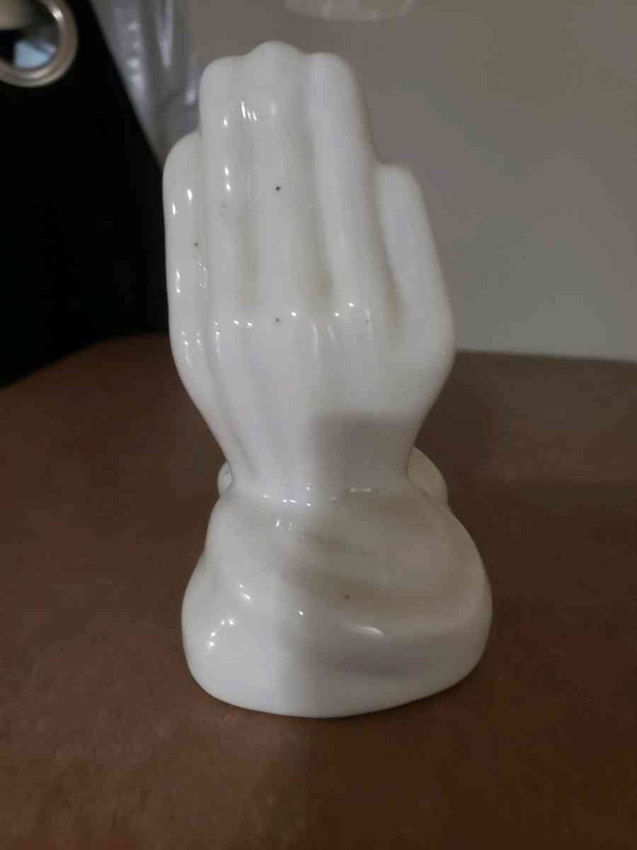 Ceramic Praying Hands Decor - Shelby, North Carolina - FleaMarketBay