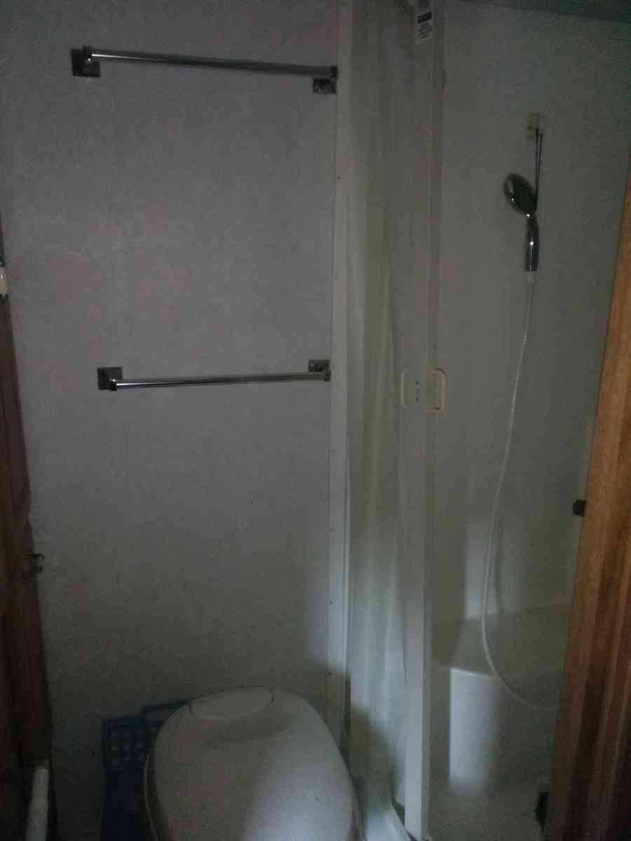 hitchhiker 2 fifth wheel - Guatay, California - FleaMarketBay