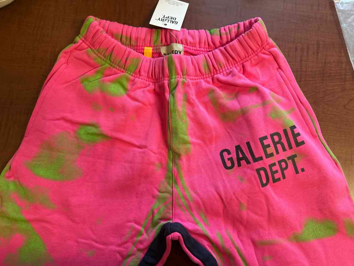 gallery dept sweats - Columbia, South Carolina - FleaMarketBay