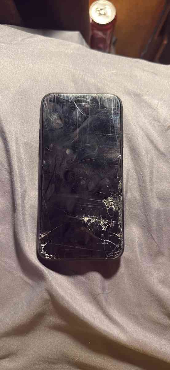 iPhone XR - Fords, New Jersey