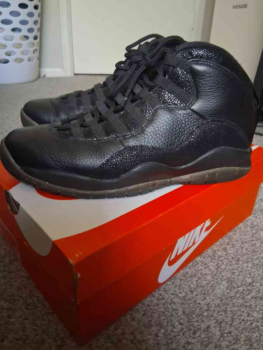 black ovo 10s - Aurora, Colorado - FleaMarketBay