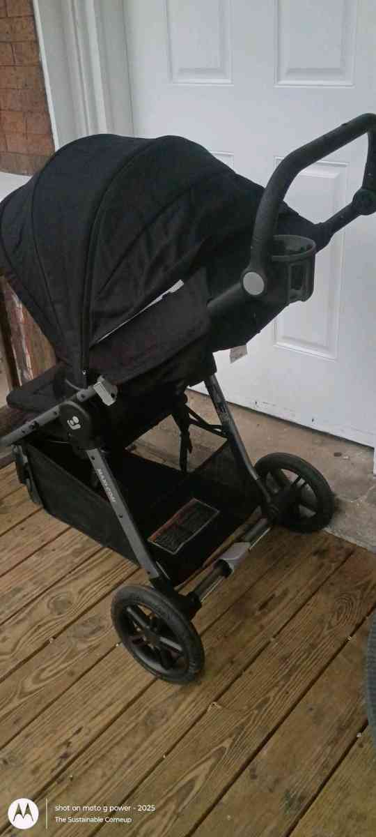 2023 MaxiCosi Gia XP Luxe 3Wheel Stroller  Black - Philadelphia, Pennsylvania - FleaMarketBay