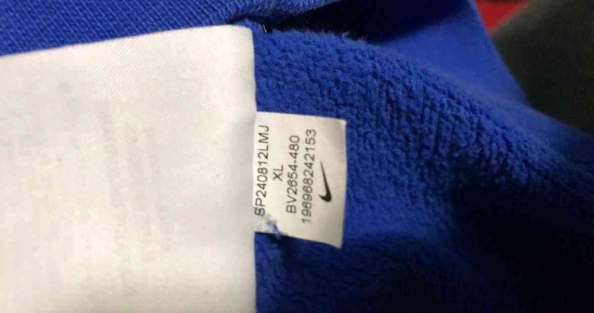 Nike Blue Hoodie SIZE XL Boys - Chicago Ridge, Illinois - FleaMarketBay