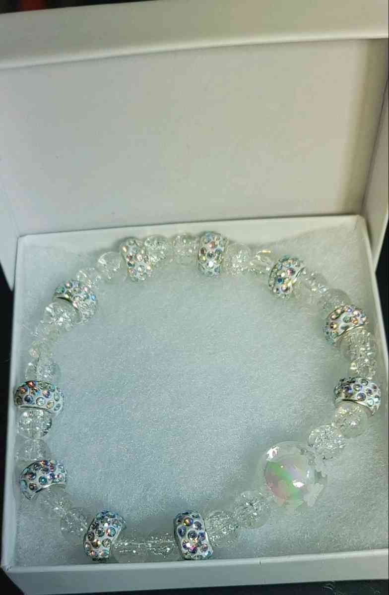 glass bead bracelets - Corning, California - FleaMarketBay