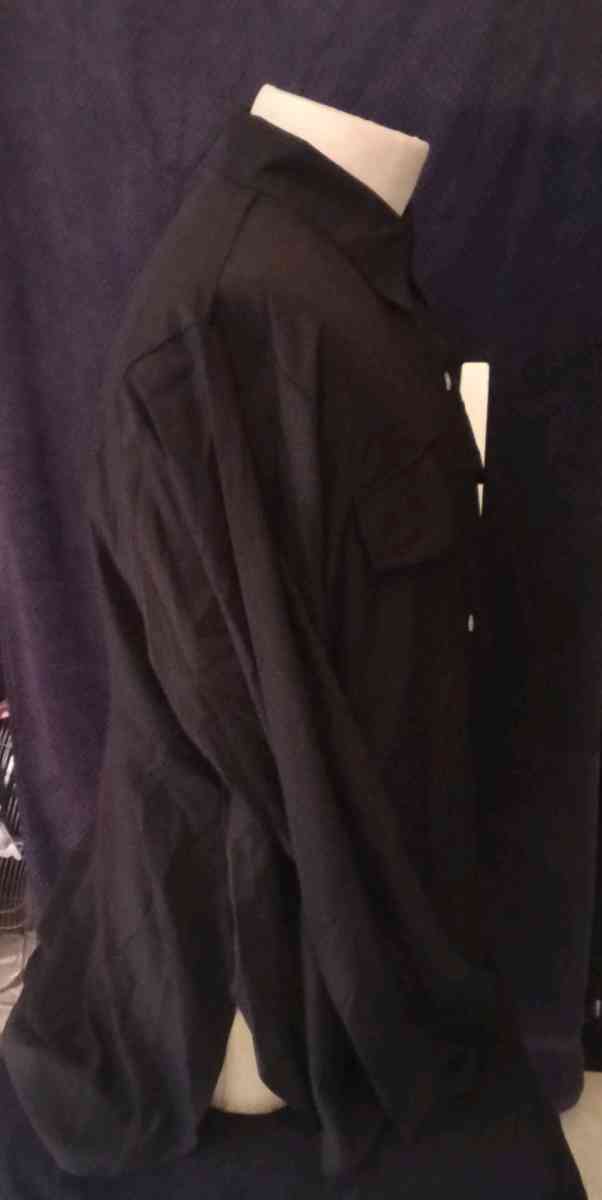 Black long sleeve shirt with buttons - Los Angeles, California - FleaMarketBay