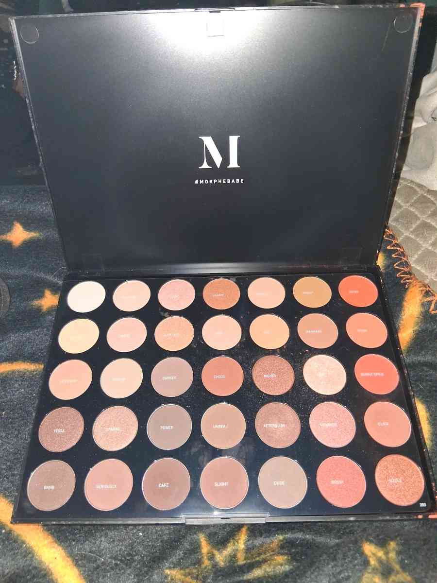 Mac makeup set - Cincinnati, Ohio