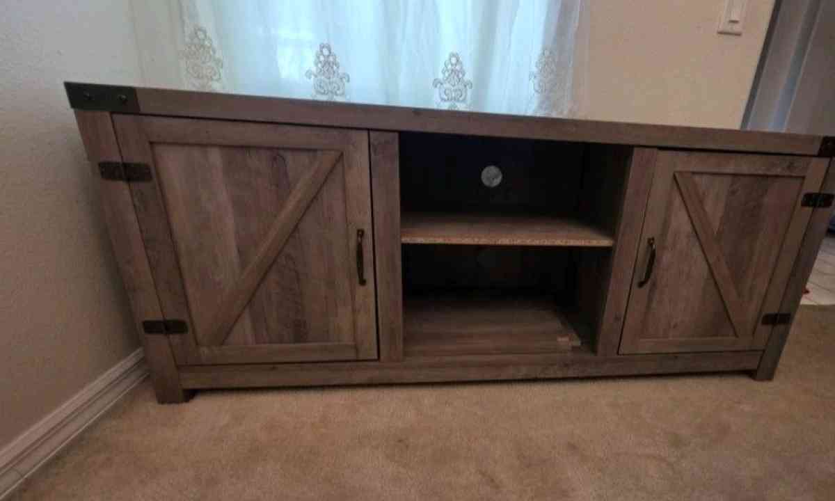 Entertainment center