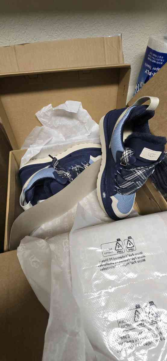 ugg shoes designer - Sacramento, California