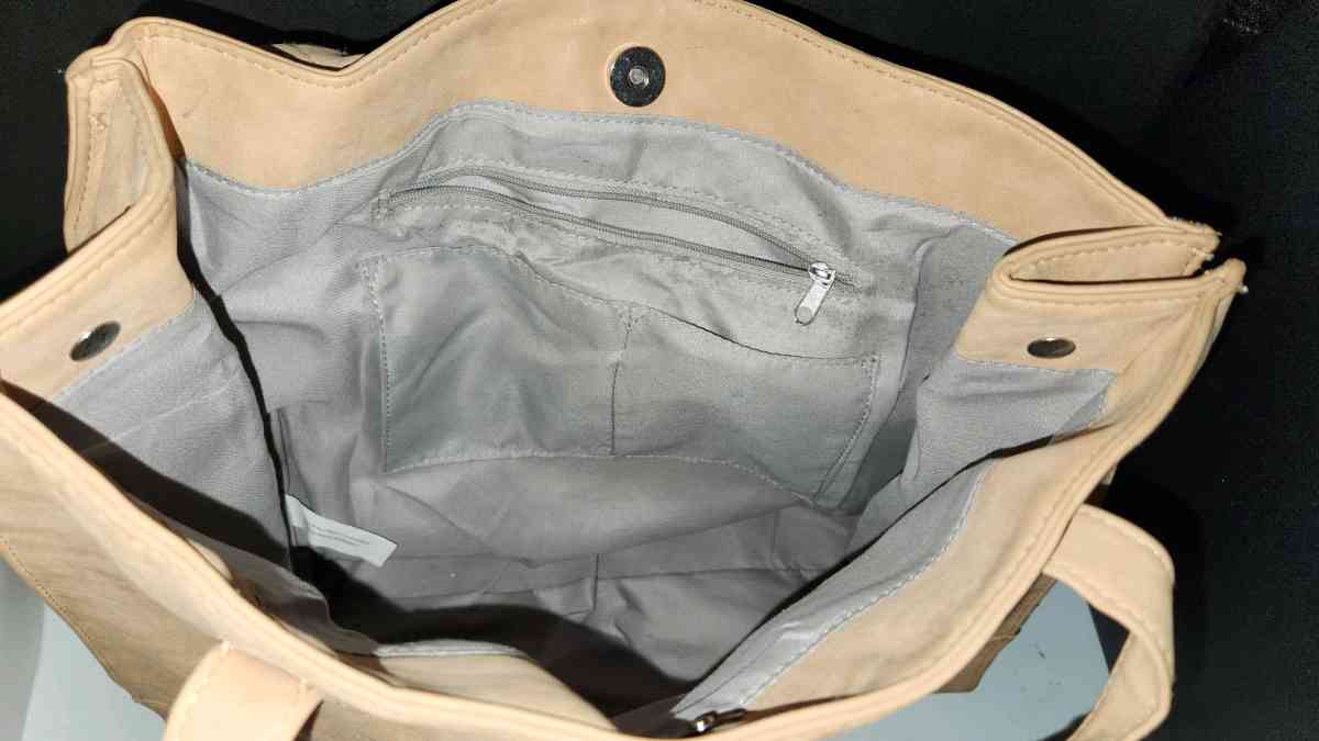 Beige Bag - Shreveport, Louisiana - FleaMarketBay