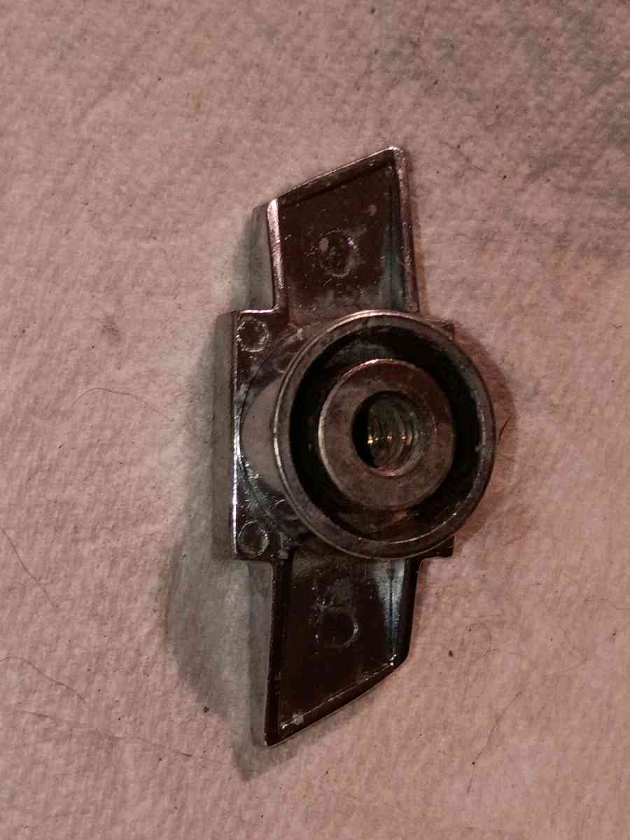 Chevy emblem - Clatskanie, Oregon - FleaMarketBay