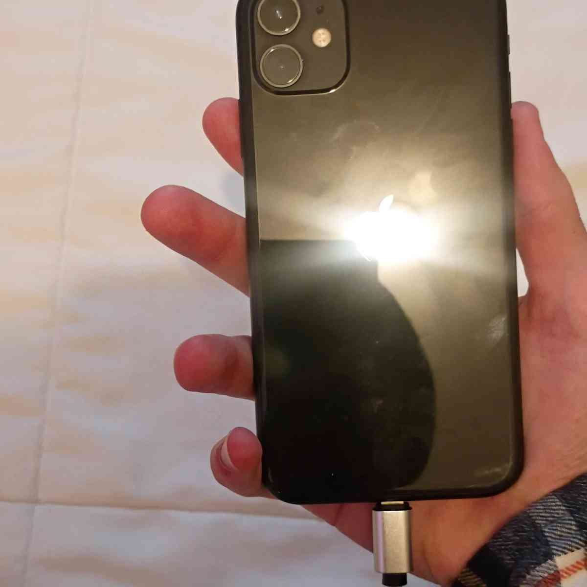 iPhone 64GB - Langley, Washington - FleaMarketBay