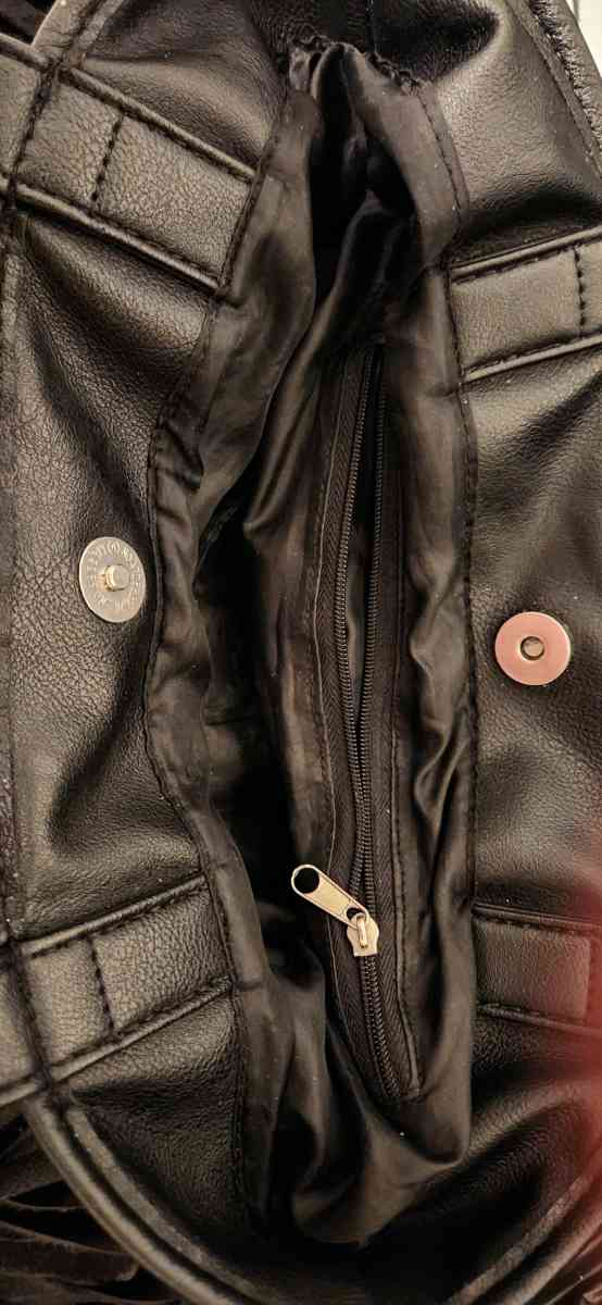 Black Bag - Shreveport, Louisiana - FleaMarketBay