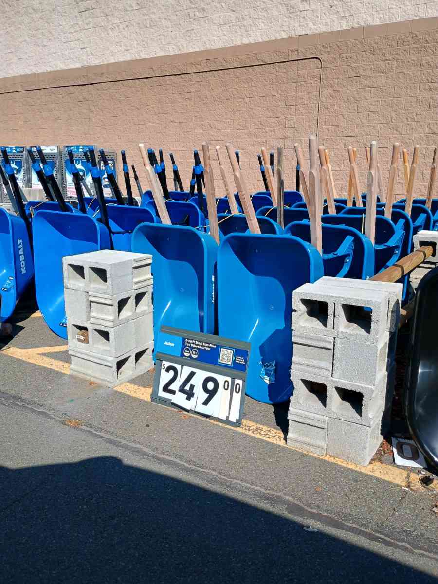 Jackson professional steel wheelbarrow run flat