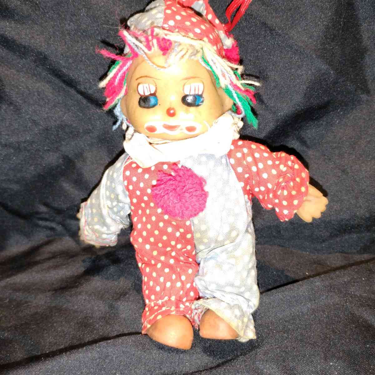 this is a vintage collectible clown doll cloth body vinyl he - New Braunfels, Texas - FleaMarketBay