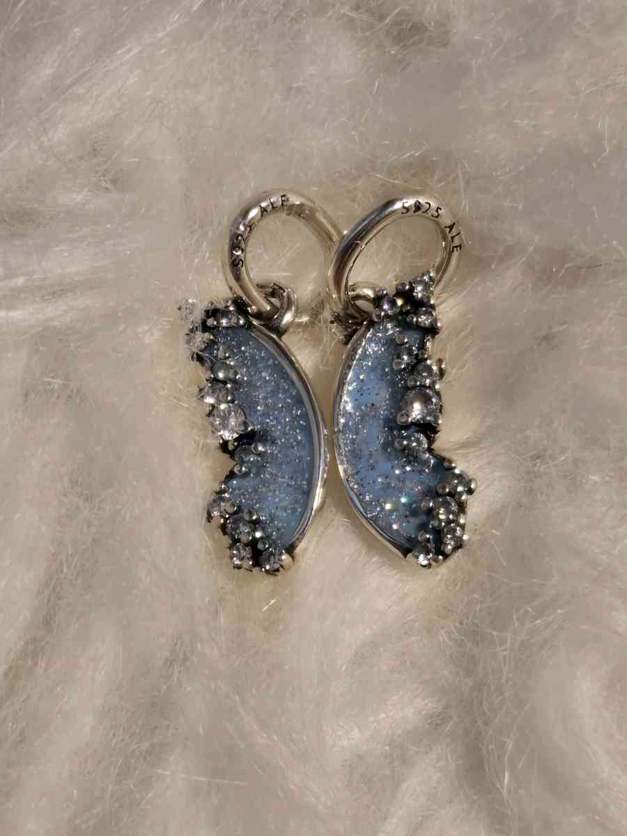 Splittable Butterfly Dangle Charm