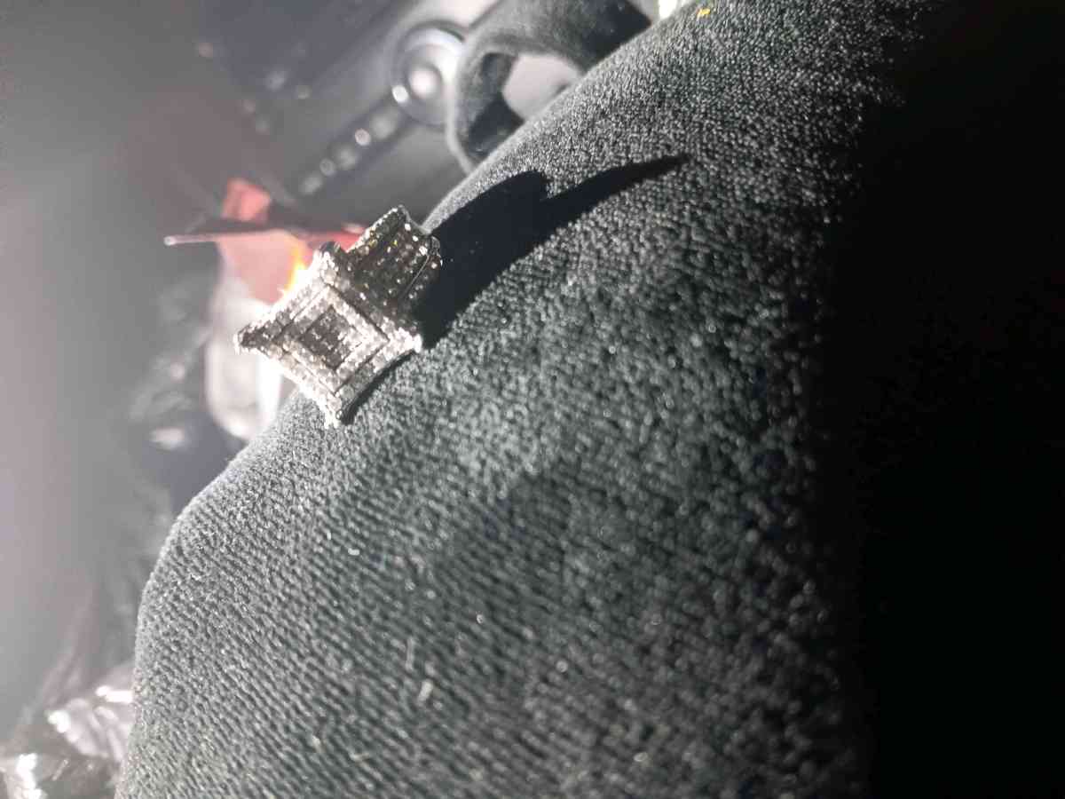 silver ring - Los Angeles, California - FleaMarketBay