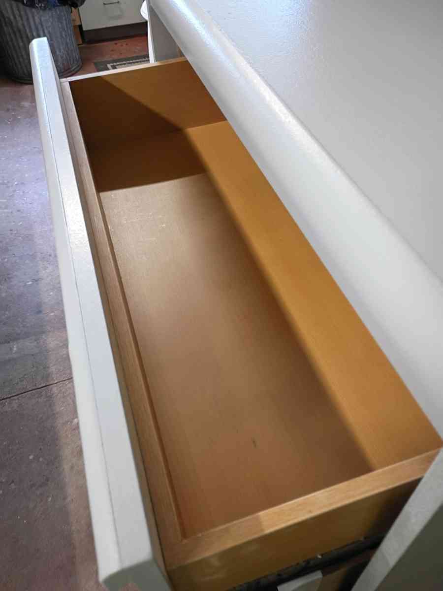 5 drawer dresser - Coeur D Alene, Idaho - FleaMarketBay