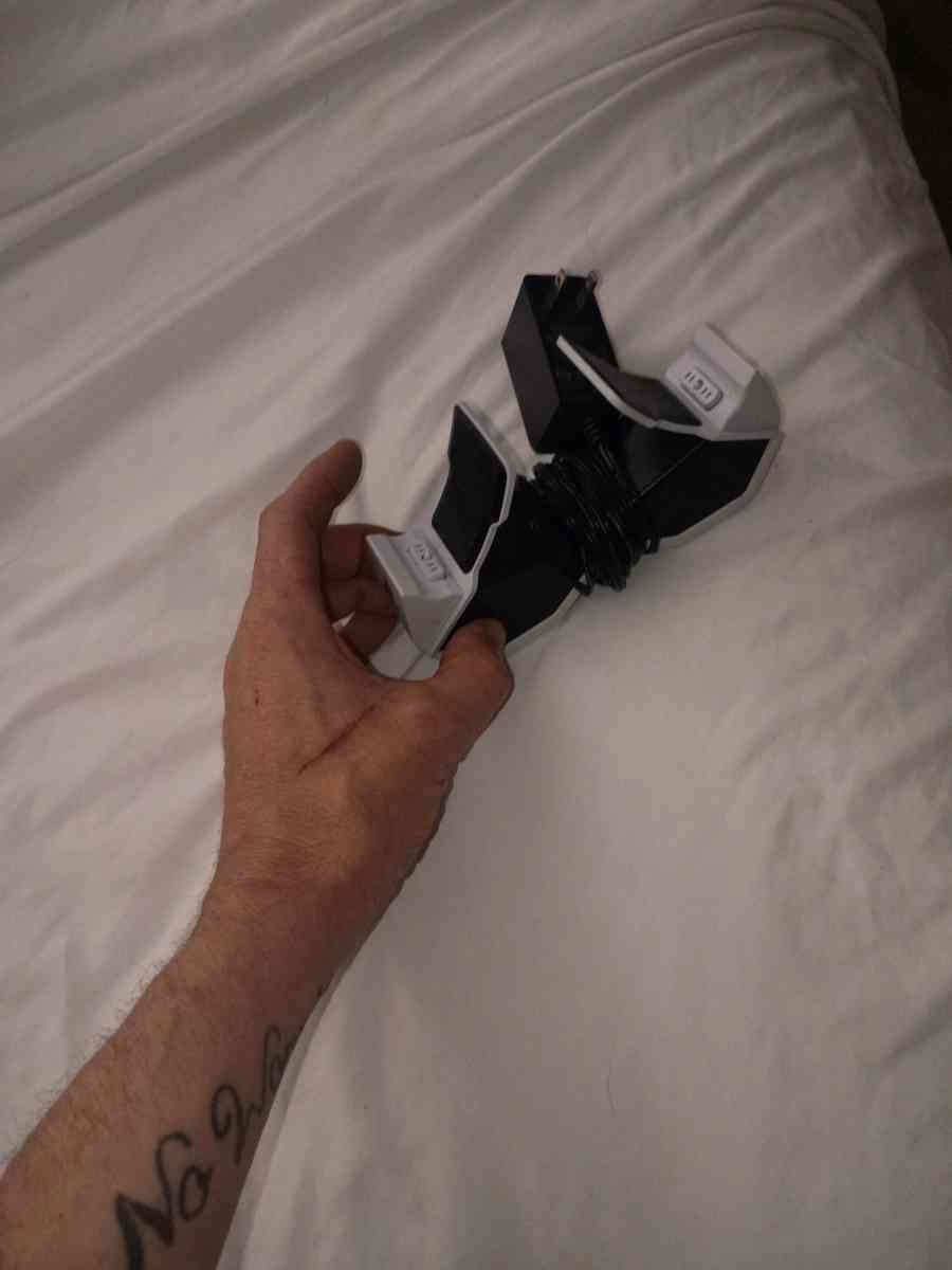 PS5 complete with accessories laptop - Thomasville, North Carolina - FleaMarketBay