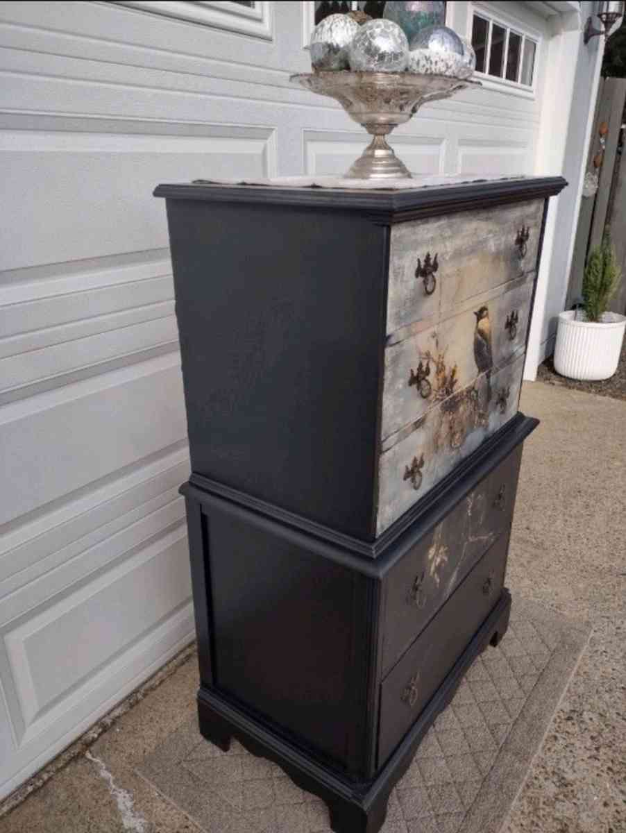 Used Wooden dresser - Altamonte Springs, Florida - FleaMarketBay