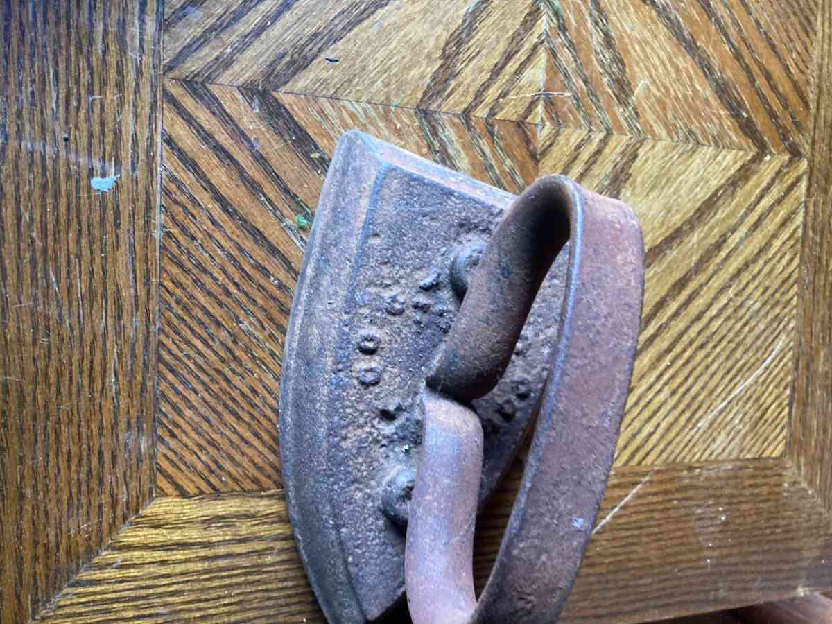 Antique Cast Iron Sad Iron - Essington, Pennsylvania