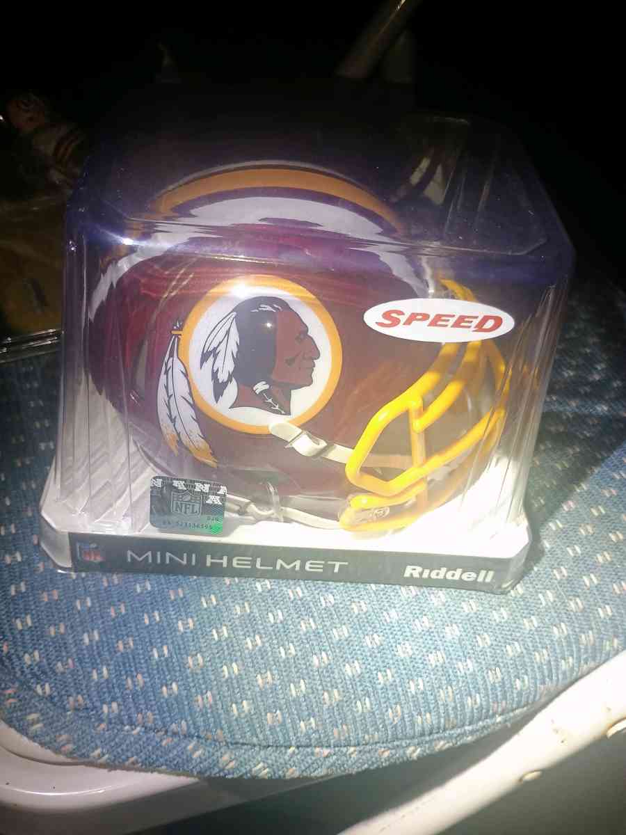 chris thompson signed NFL speed mini helmet