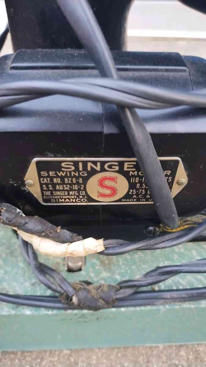 vintage sewing machine - Dallas, Texas - FleaMarketBay