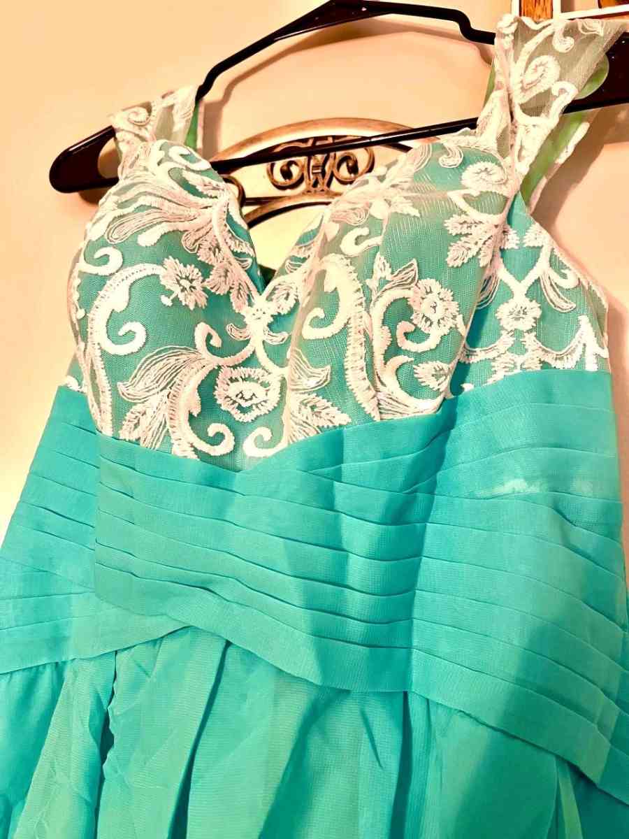 Stunning Tiffany Blue HighLow Gown  Brand New - Columbus, Ohio - FleaMarketBay