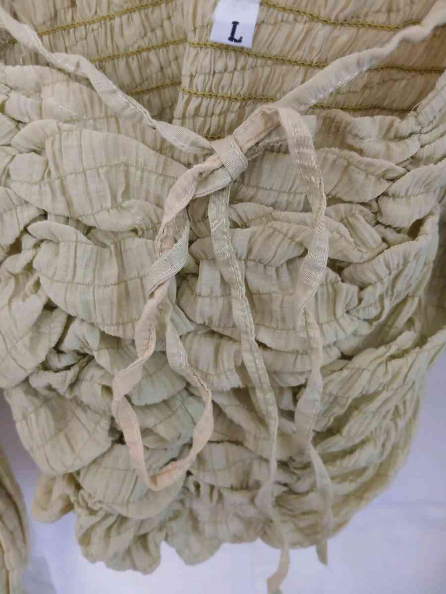 Womans Shirt Puffy Shoulders - Banning, California - FleaMarketBay