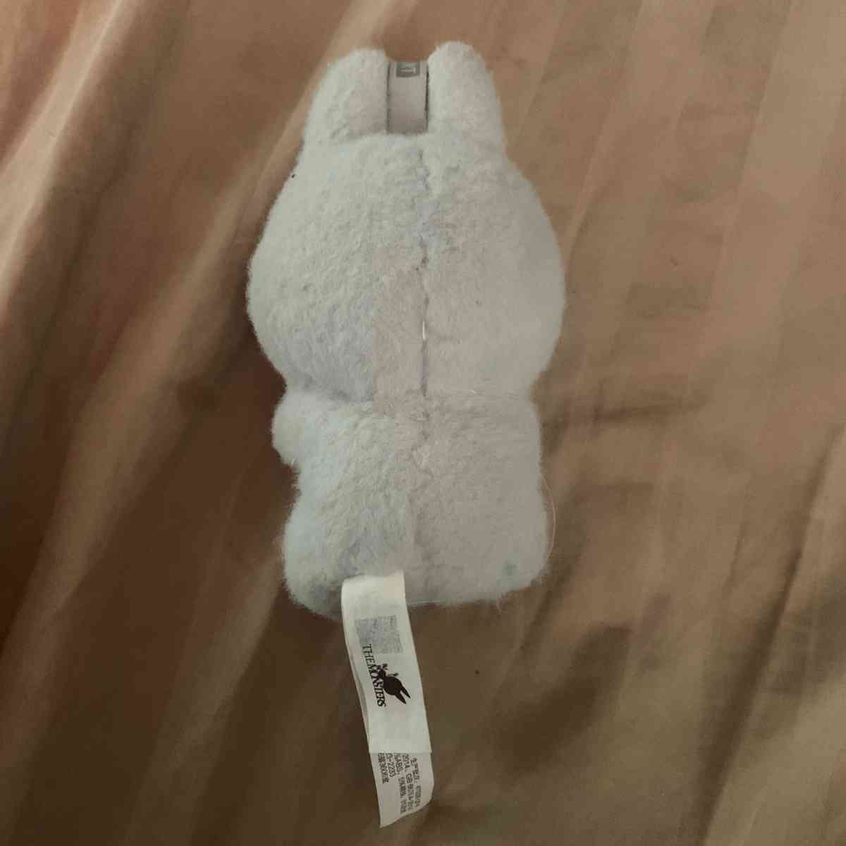 labubu gray have a seat - Victorville, California - FleaMarketBay