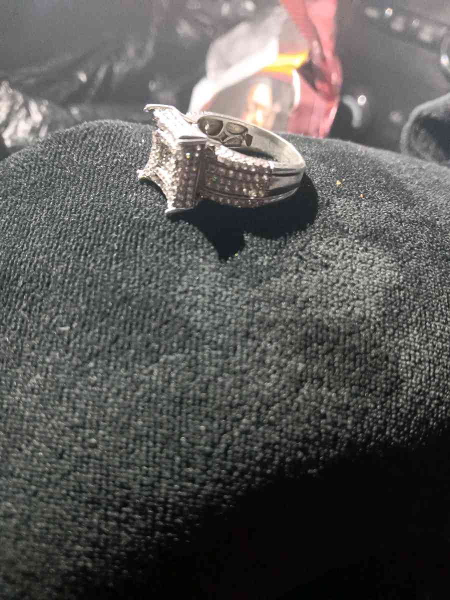 silver ring - Los Angeles, California - FleaMarketBay