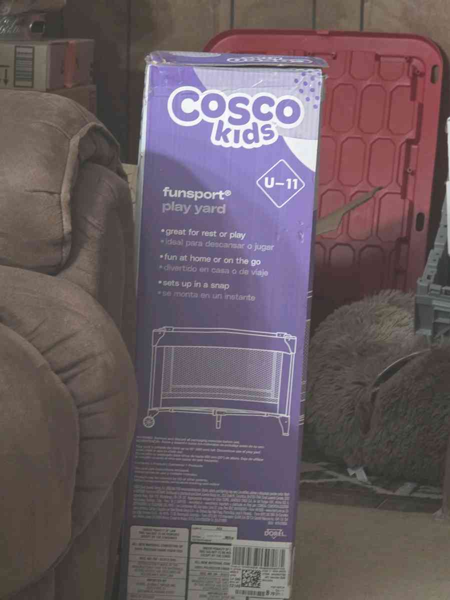 cosco kids play yard - Clare, Michigan - FleaMarketBay