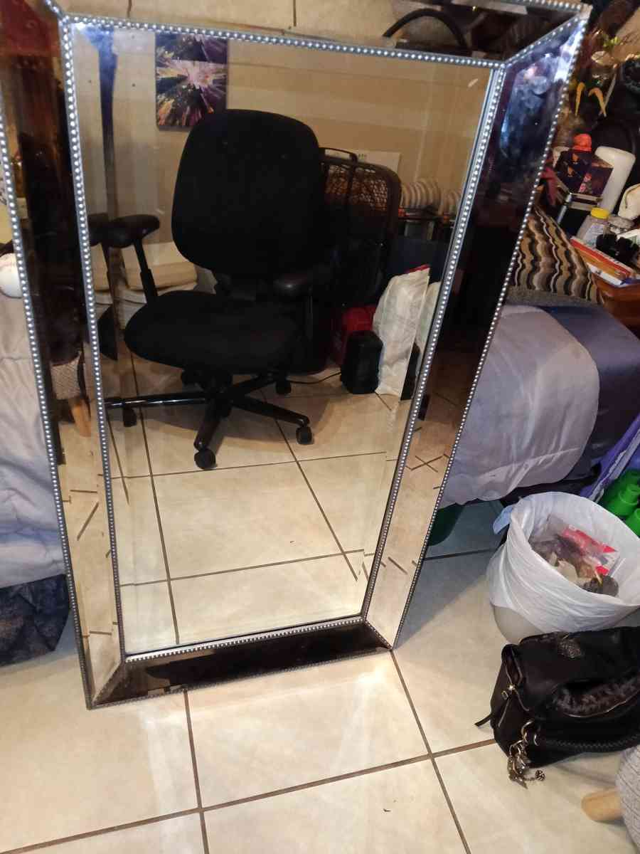 24x30 full length beaded mirror - Spring, Texas