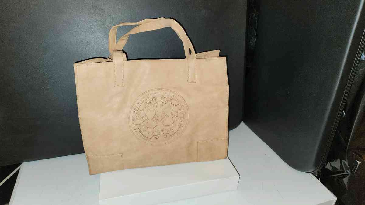 Beige Bag - Shreveport, Louisiana - FleaMarketBay