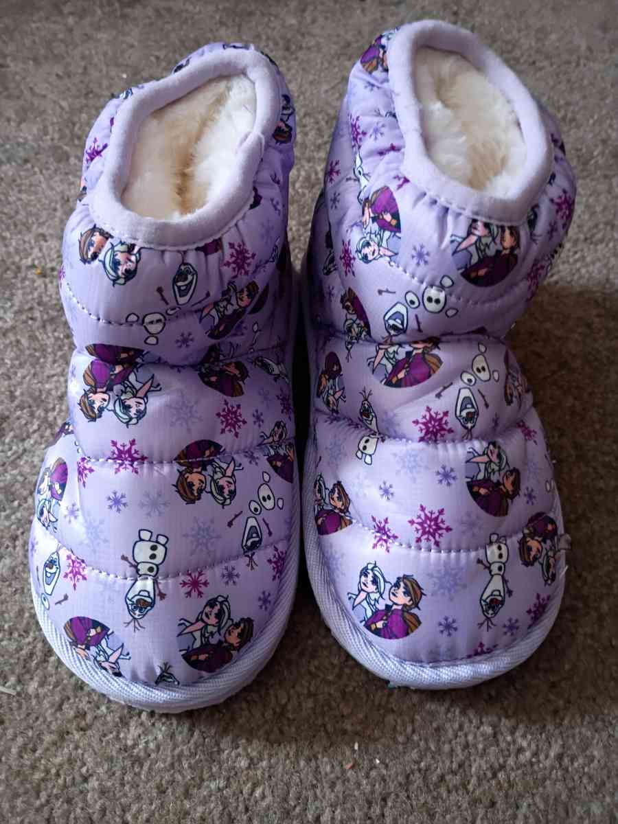 Disney Frozen girls slippers size 11 - Abington, Pennsylvania