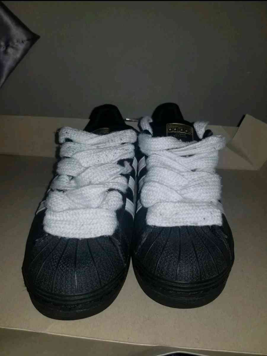 Adidas Superstar BlackWhite Size 6 GS BOYS - Chicago Ridge, Illinois