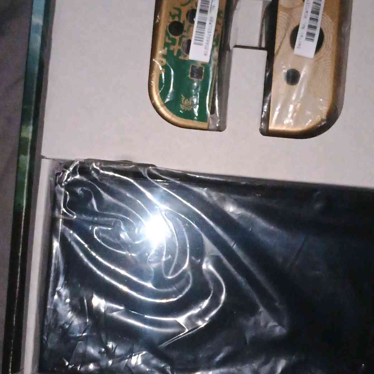 Nintendo switch oled Zelda edition - Greenwood, South Carolina - FleaMarketBay