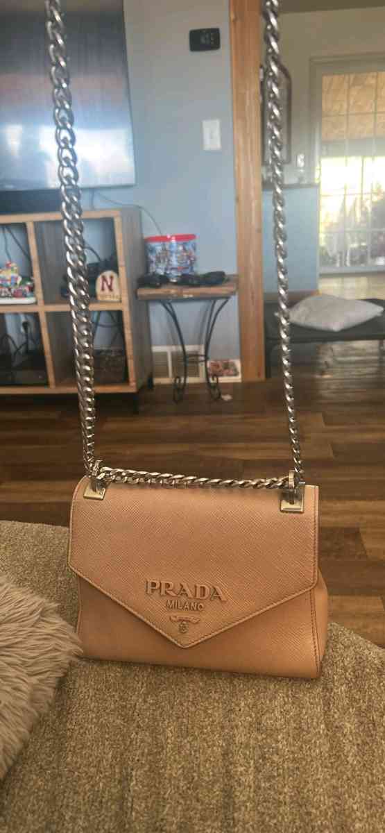 Prada bag - Omaha, Nebraska - FleaMarketBay