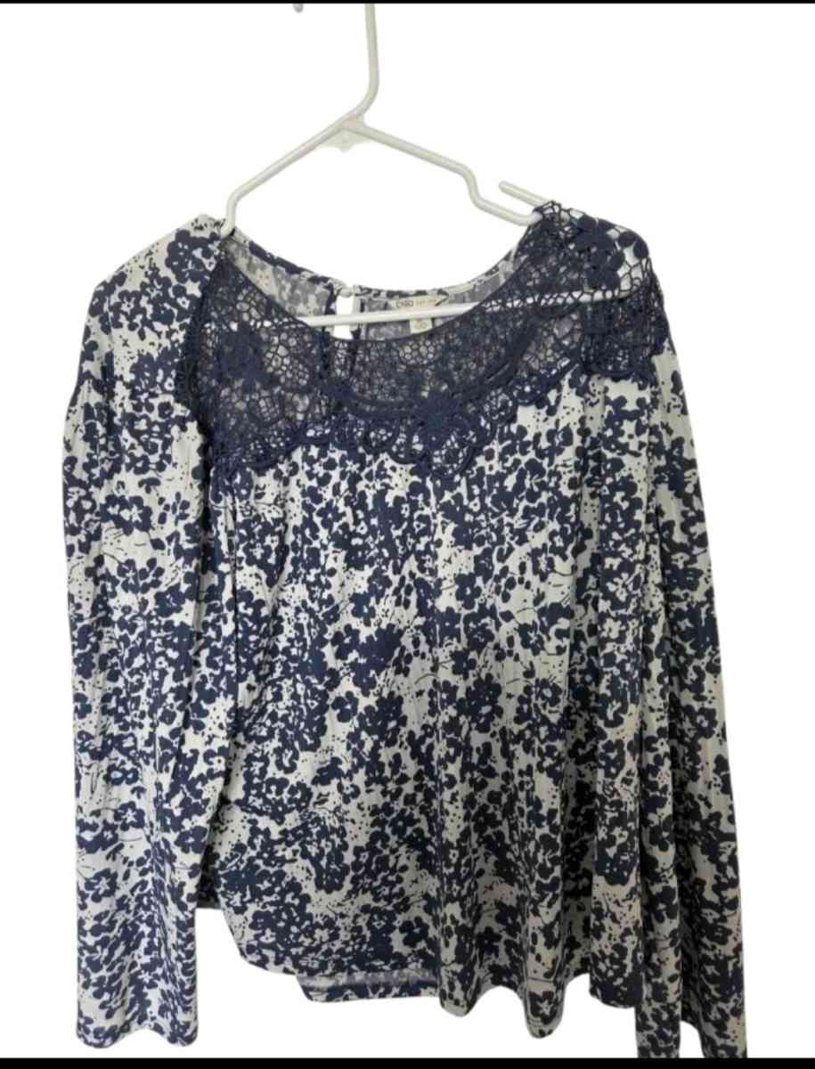 Womens XL blouse - Winnsboro, Louisiana - FleaMarketBay