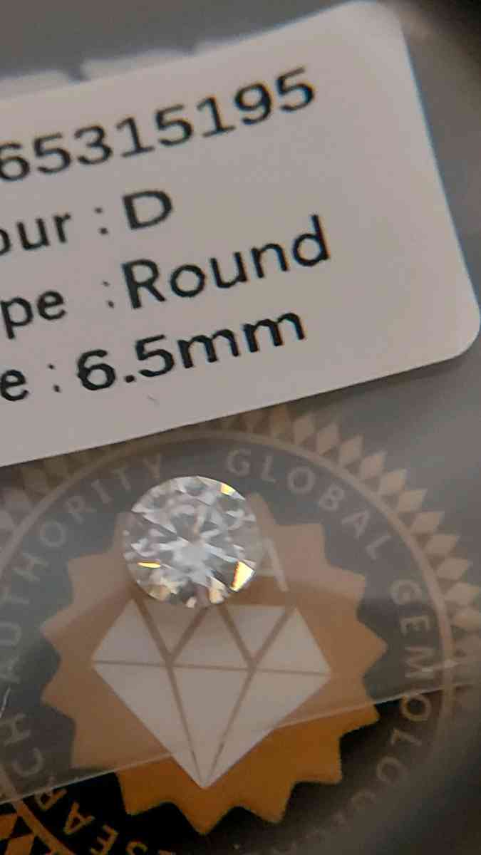 1ct VVS1 D brilliant moissanite certified - Knoxville, Tennessee