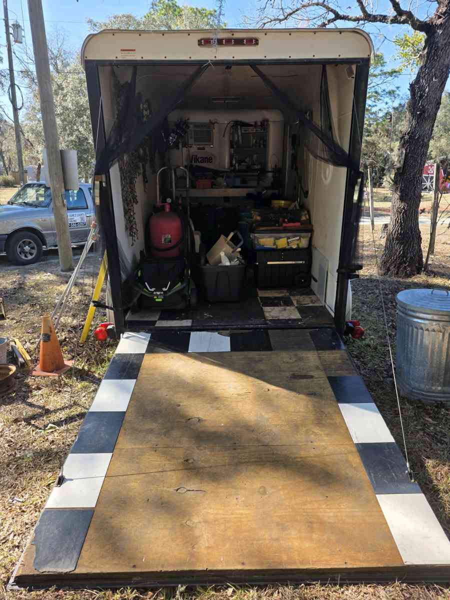 2004 Gladiator 14 enclosed trailer custom - Lecanto, Florida - FleaMarketBay