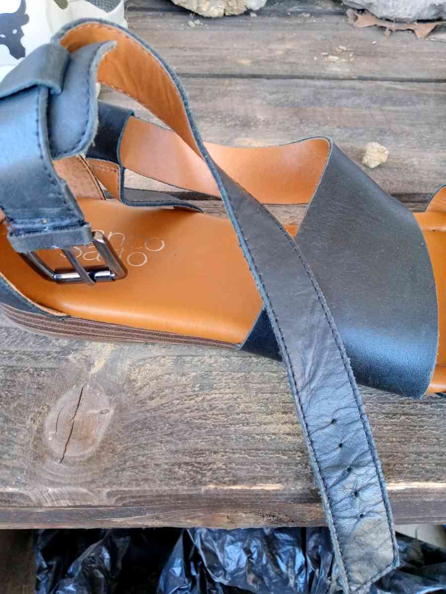 Womens Branco Sarto sandles like new - Dallas, Texas